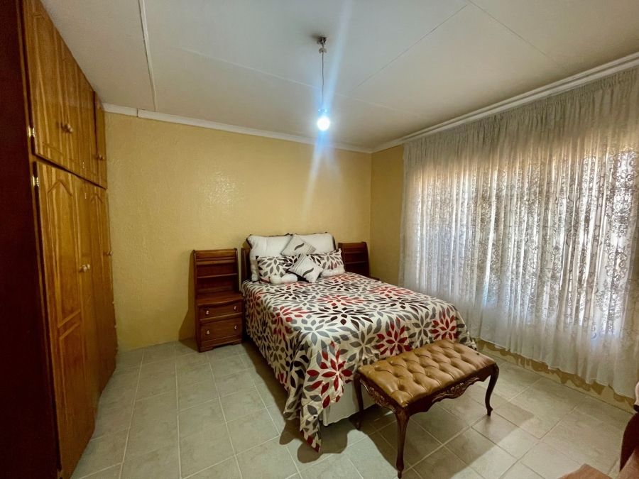 3 Bedroom Property for Sale in Flamwood North West
